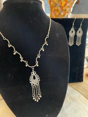 Silver Tassel Pendant Necklace and Earring Set - Silver